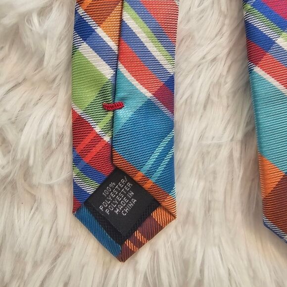 Colorful Izod tie like new - Picture 4 of 6